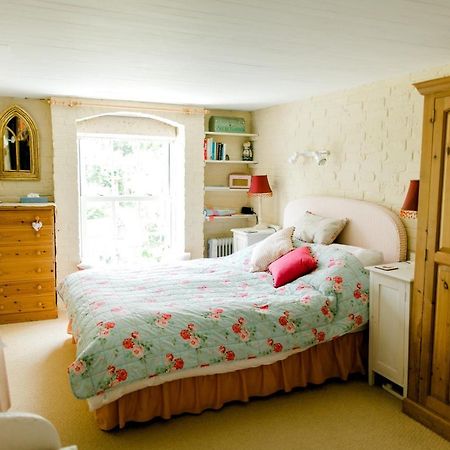 Cosy Cottage Ground Floor Bedroom Ensuite With Private Entrance Chichester Exterior foto
